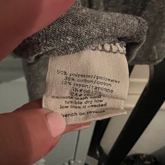 Silence + Noise Gray Tee with layered sleeves - Picture 4 of 10